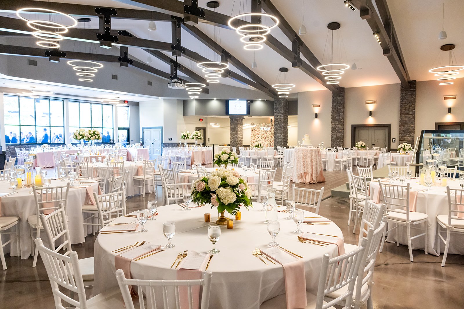 Professional wedding guest shuttle service Canton Ohio